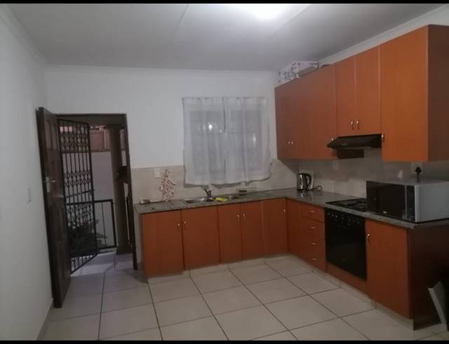 2 BEDROOM APARTMENT FOR SALE IN SHULTON PARK